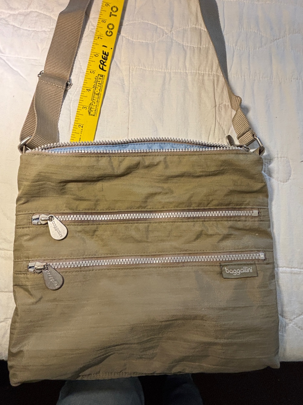 Baggallini olive green crossbody messenger bag with tan strap
